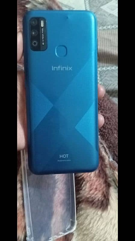 Iam selling my Phone Infinix hot 9 play 4/64 1