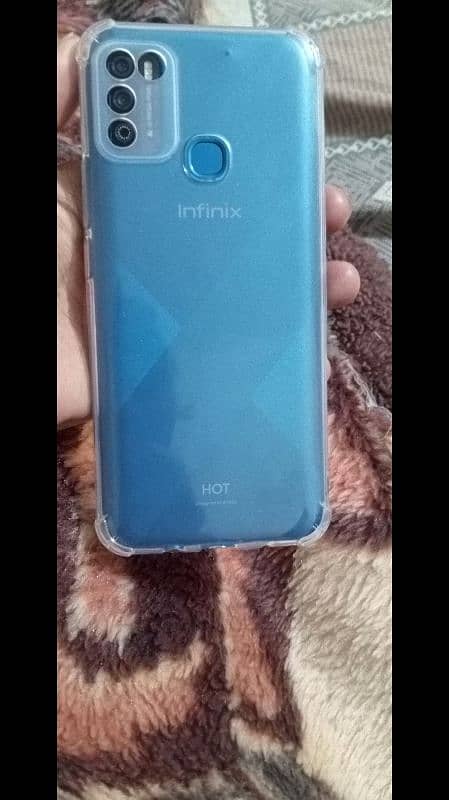 Iam selling my Phone Infinix hot 9 play 4/64 3