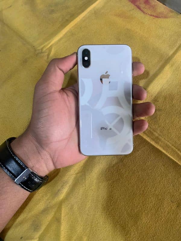 IPHONE XS  256  GB Lush Condition 8