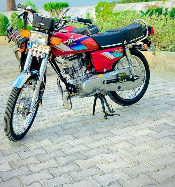 Honda 125 cc bike complete file 1