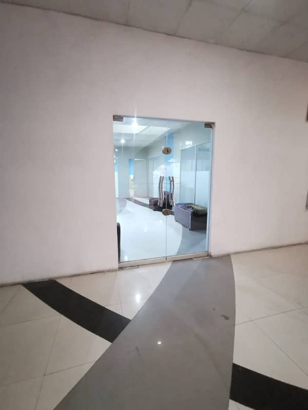 Beautiful Office Hall 3rd Floor Available For Rent 6 Marla 1500 Sq feet Area Kohinoor Plaza Jarawanwala Road Faisalabad Vip Location 6