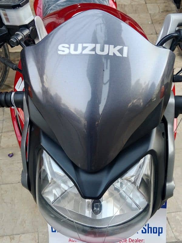 Suzuki GSX125cc 3