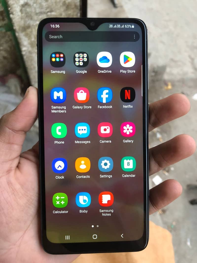 Samsung Galaxy A70.  only mobile   call 03456304243 5