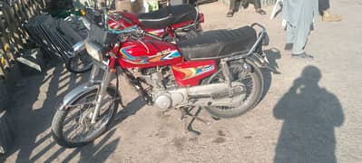 honda 125 modal 21 ha ok ha bike koi kam naii 1lakh 40hazar ka ha