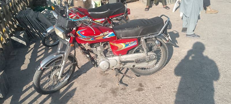 honda 125 modal 21 ha ok ha bike koi kam naii 1lakh 40hazar ka ha 0