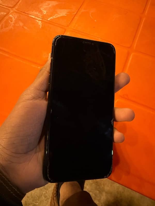 iphone 11 pro max 256gb Non pta with Box  10/9 0