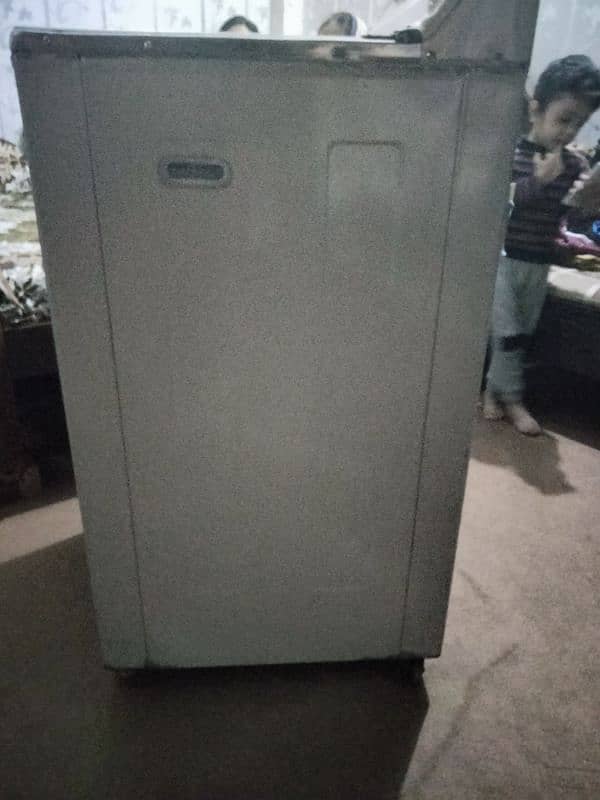 Universal washing machine for sale 03204083721 3