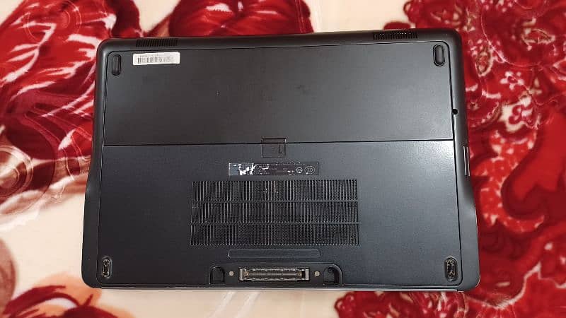 Dell Latitude Laptop in Good condition 6