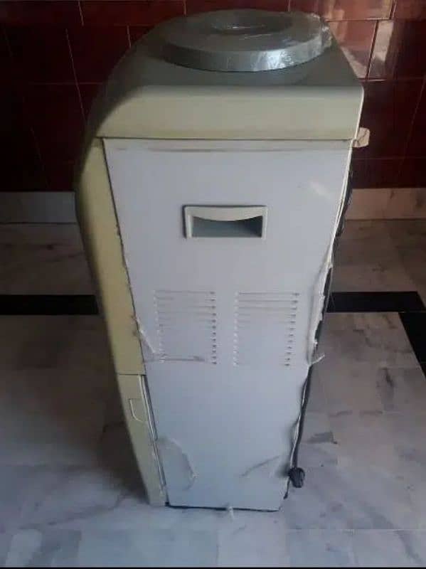 Dispenser 7