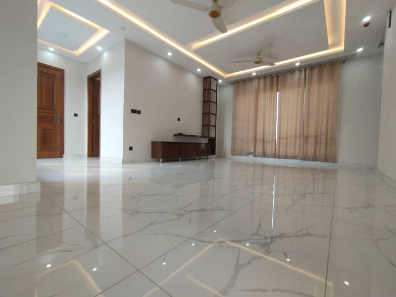 Dha Phase 6 Near Raya Fairways Commercial 1Kanal BRAND-NEW UPPER PORTION FOR RENT UNBELIEVABLE DEMAND 2