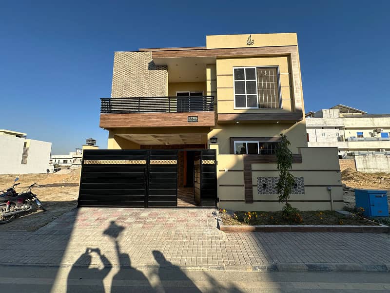 7 Marla Beautiful Design Double Storey House Available For Sale 0