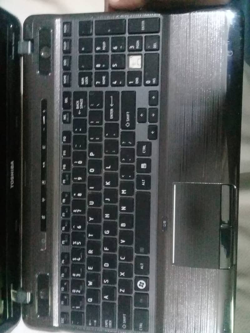 Toshiba satellite 750    4gb  700 gb core i 7 3