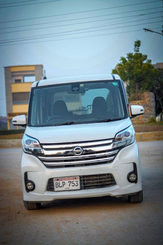 Nissan Dayz Roox Highway Star 2015 3