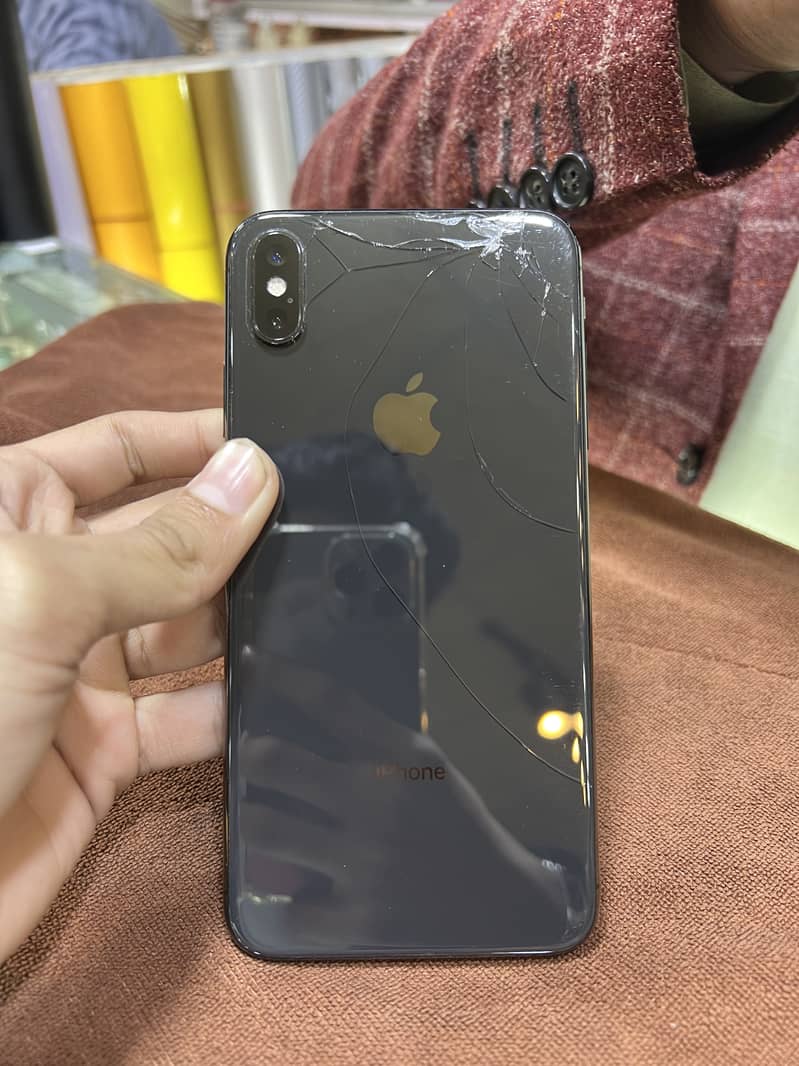 Apple iPhone XS Max 1