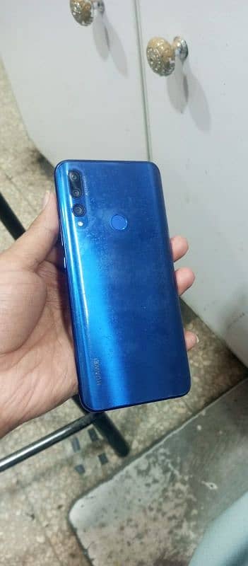 Huawei y9 4/128 2