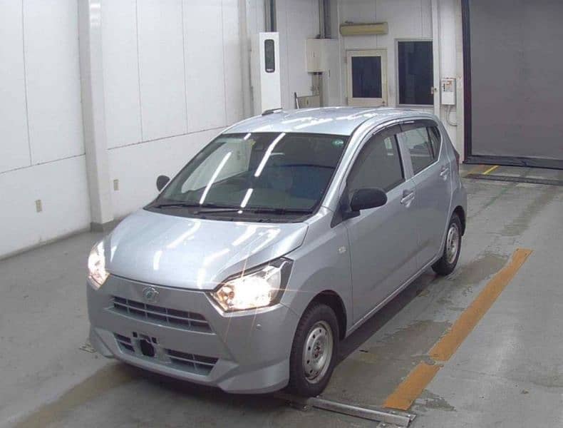 Daihatsu Mira 2023 2