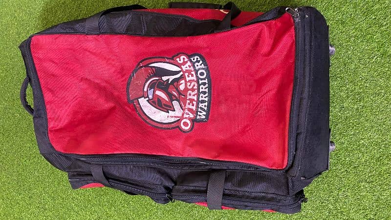 Orignal trolly kit bag used in kashmir premier league 2