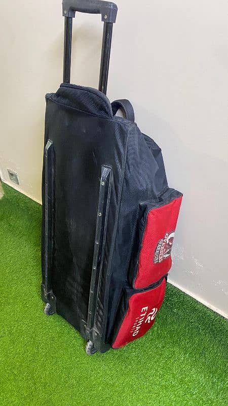 Orignal trolly kit bag used in kashmir premier league 3