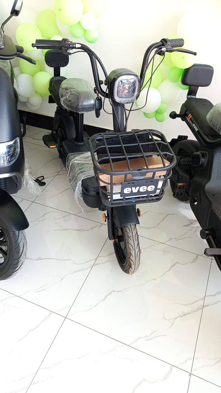 Evee Flipper For Kids | Scooty Sale 4