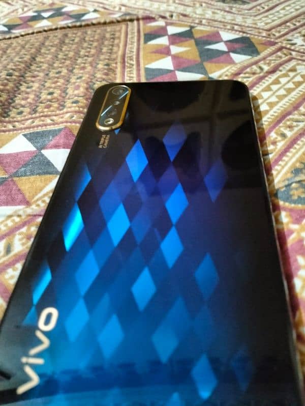 vivo S1 4/128gb 3