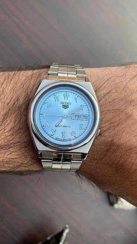 Seiko5 automatic watch Arabic dial 0