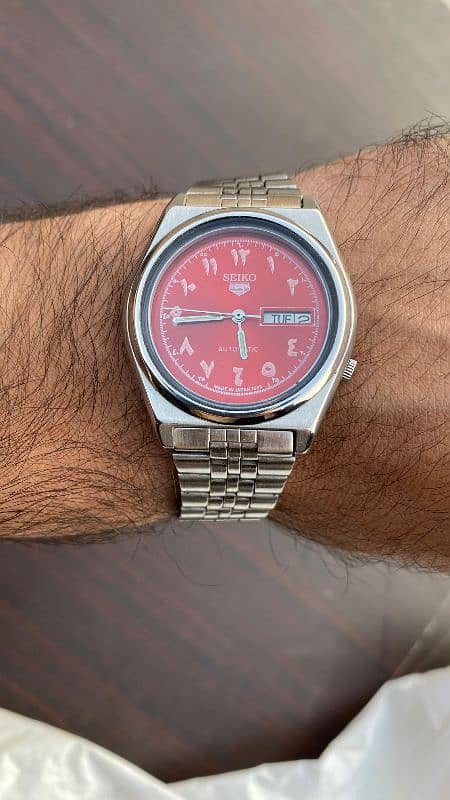 Seiko5 automatic watch Arabic dial 2