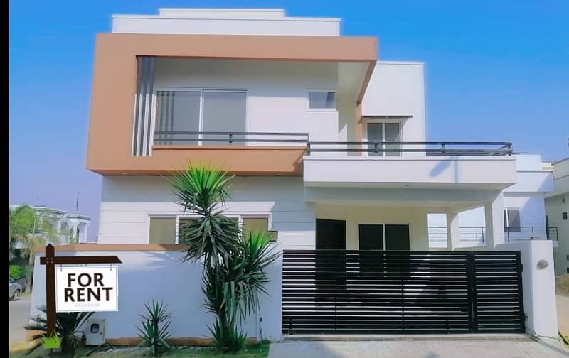 10 Marla Beautiful Corner House For Rent 0