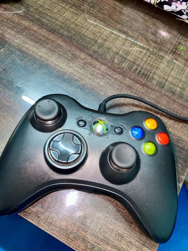 XBOX 360 with Controller 2