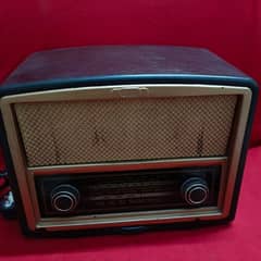 Antique . Radio  Brand Bush