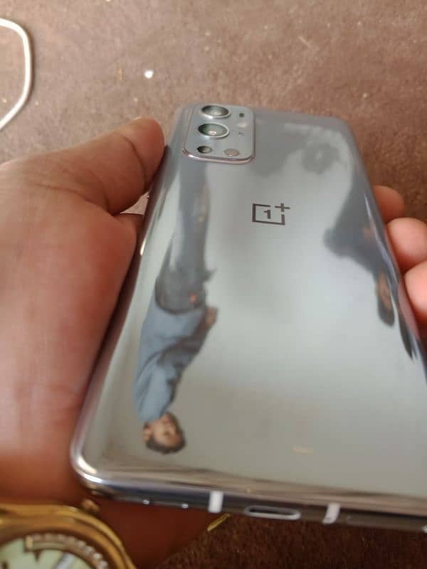 OnePlus 9 Pro 10/10 condition 11