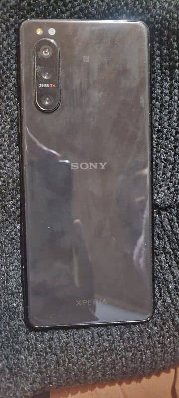 Sony expria 5 Mark 2 8/128 2