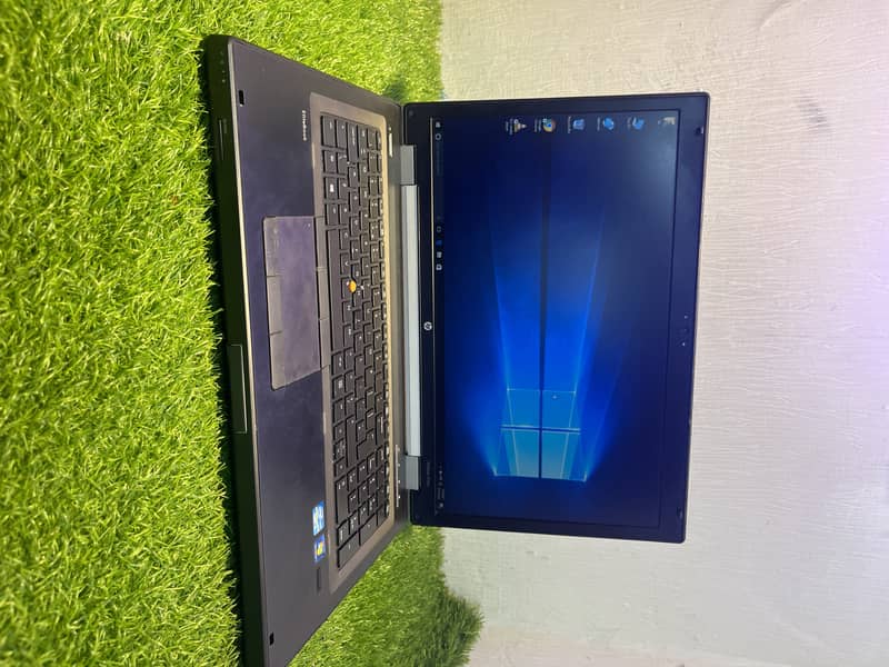 Laptop hp 8760w workstation i5 2nd gen 4 gb ram 320gb hdd 1