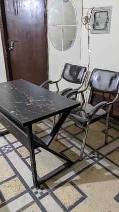 office Table and Chairs brand New