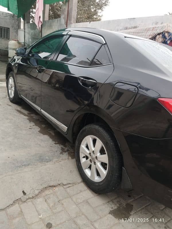 Toyota Corolla Altis 2015 3