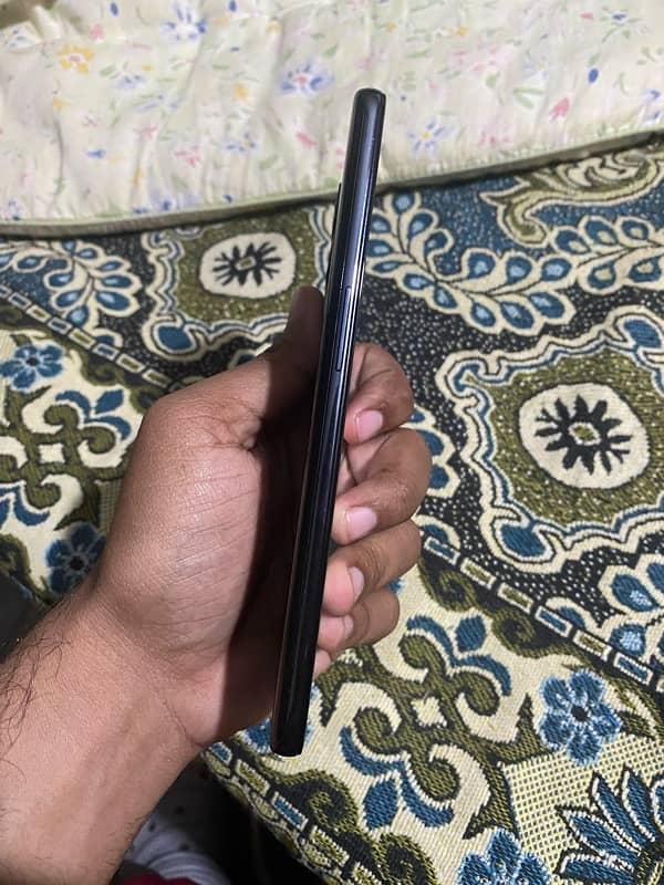 one plus 9 black color with 4 months sim time 7