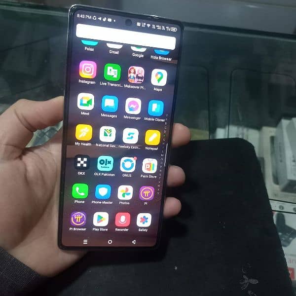 infinix note40 8gb 256gb 9 months warrnnty. 2