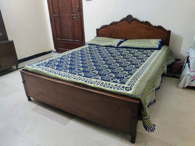 Double Bed Tally Wood and Mattress  with Dressing Table 0