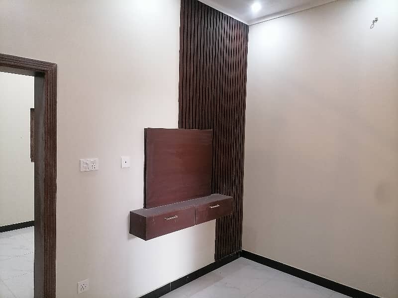 Prime Location Arbab Sabz Ali Khan Town Executive Lodges House Sized 3 Marla 8