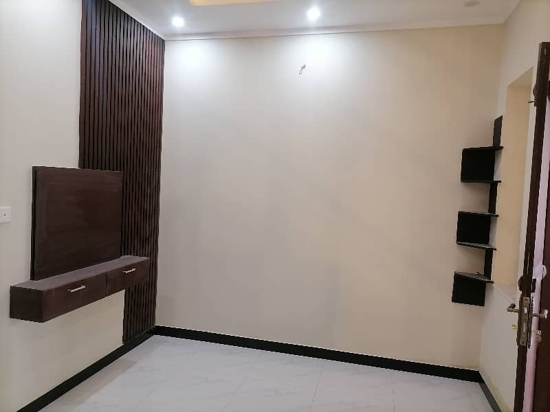 Prime Location Arbab Sabz Ali Khan Town Executive Lodges House Sized 3 Marla 9