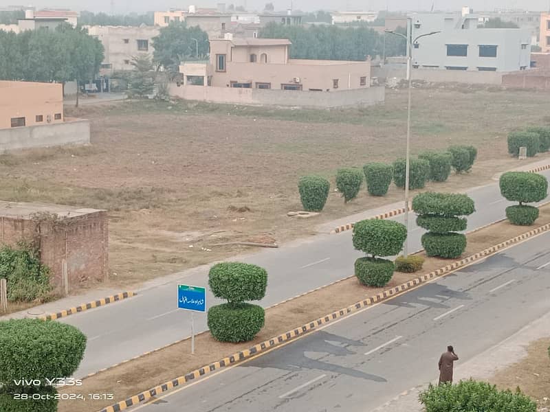 10 Marla On Ground Plot For Sale On 85 Feet Road In Lahore Motorway City 3