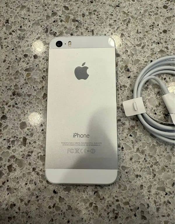 iPhone 5s PTA Approved 64GB ( Watsapp 03274706406 ) 0