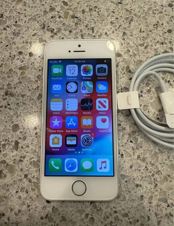 iPhone 5s PTA Approved 64GB ( Watsapp 03274706406 ) 1