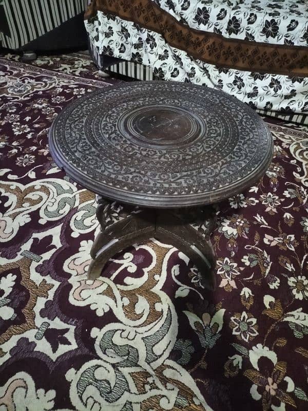 Handmade Sheesham Coffee Table - Classic Design 3