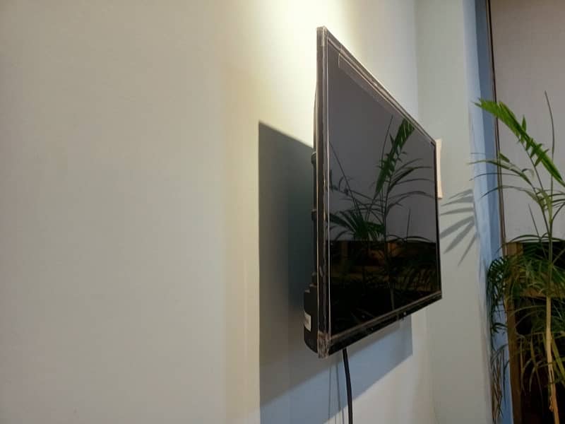 Tcl Led 32 inch 10/9  Original Led 2