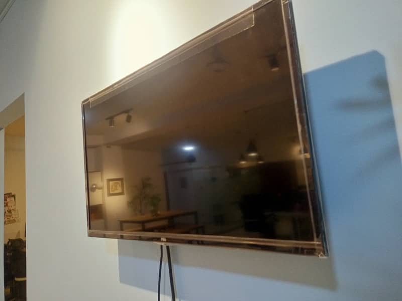 Tcl Led 32 inch 10/9  Original Led 4