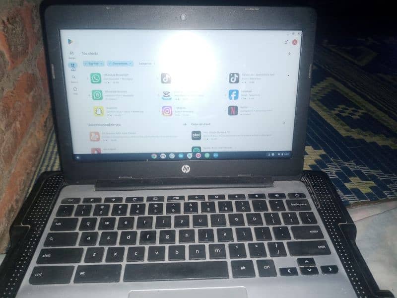 HP g5 Chromebook 0