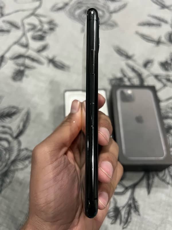 IPHONE 11 PRO 256 GB 83 battery health dual sim pta approved 6