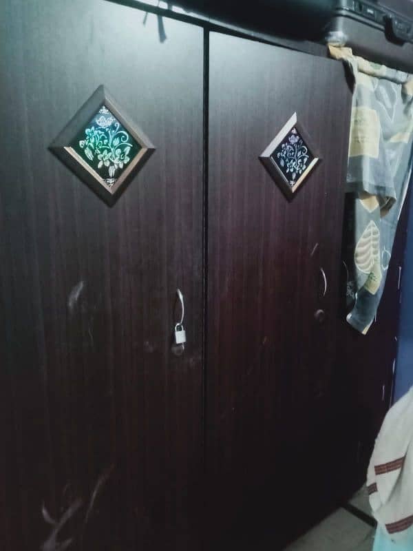 3 door wardrobe  (almaari) for sale 5