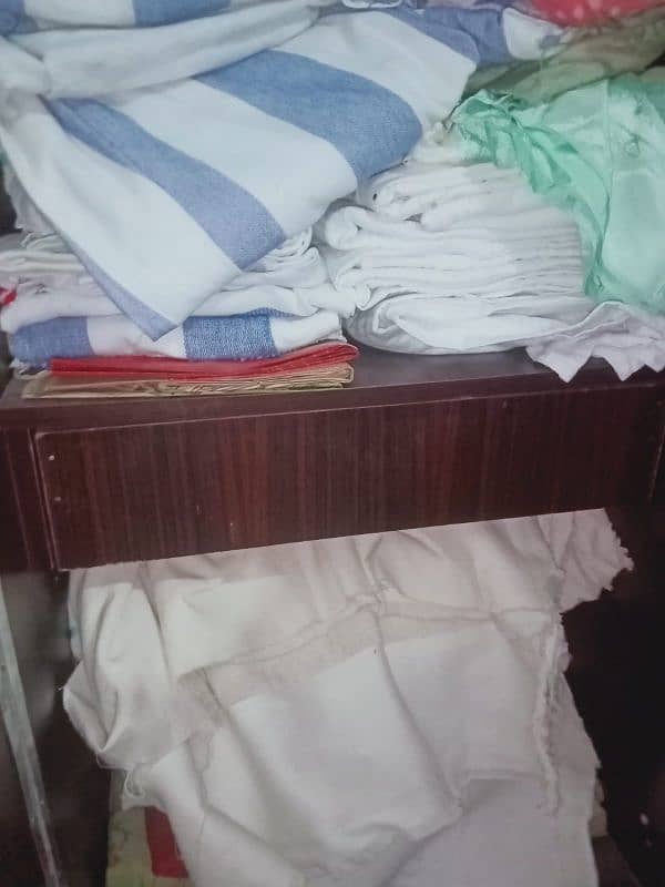 3 door wardrobe  (almaari) for sale 6