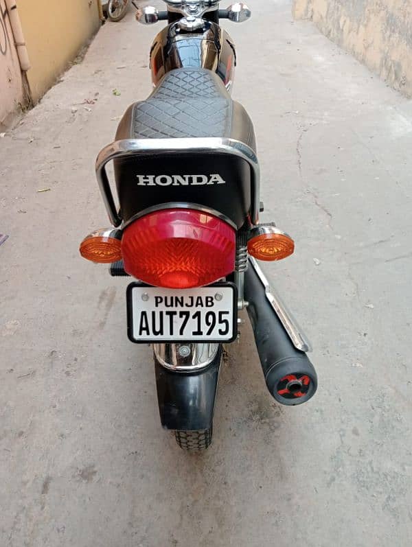 Honda 125 Bike motor 4